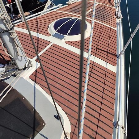 Bateau A Quai St Raphael, 4 Couchages , Voilier Etap 28I Hotel Saint-Raphaël Exterior foto