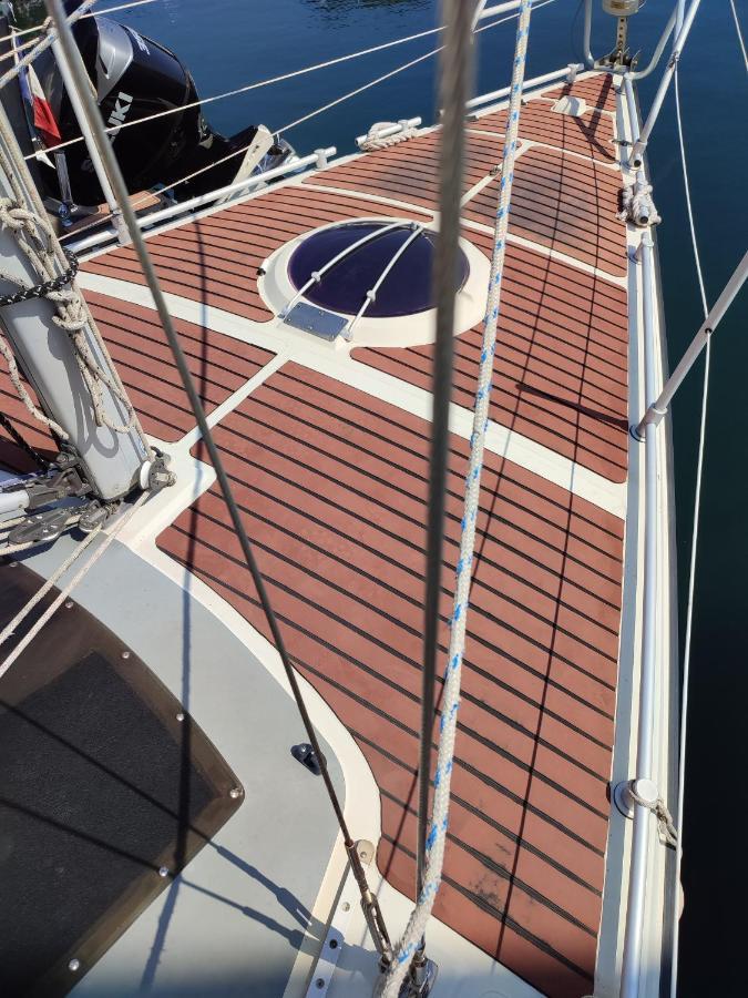 Bateau A Quai St Raphael, 4 Couchages , Voilier Etap 28I Hotel Saint-Raphaël Exterior foto